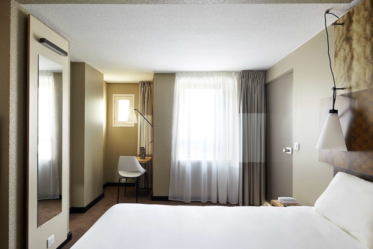 Ropa de cama de alta calidad y camas con pillow-top