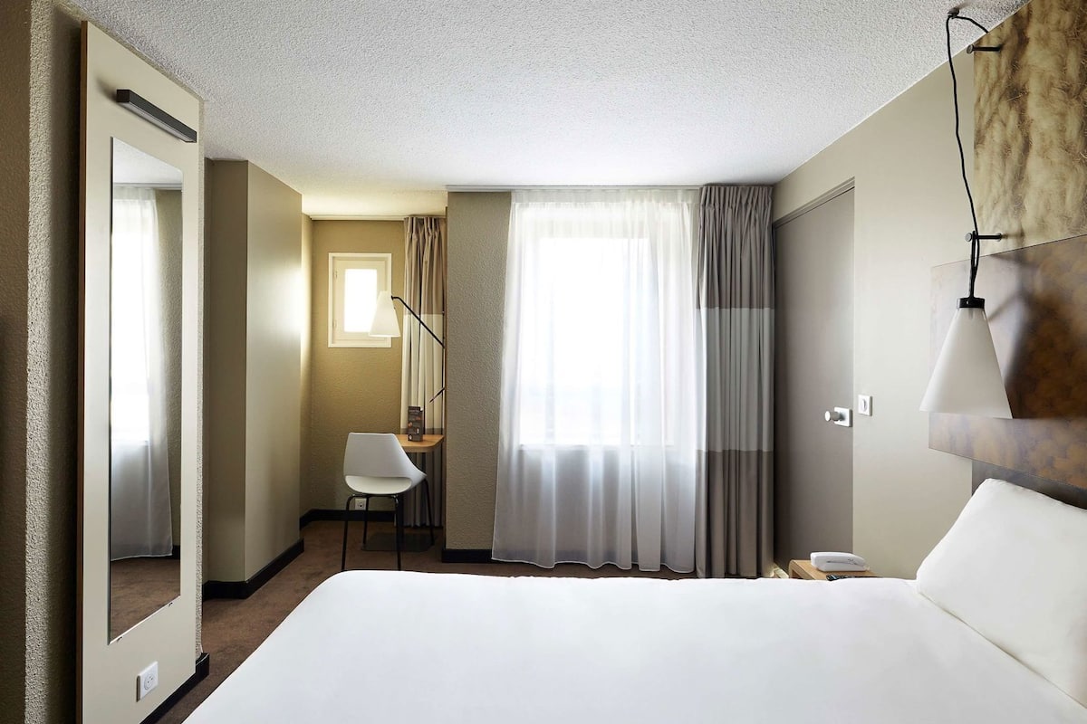 Ropa de cama de alta calidad y camas con pillow-top