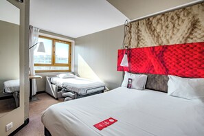 Quarto casal standard, 1 cama de casal e sofá-cama | Roupas de cama premium, camas com colchões pillow-top