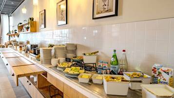 Daily buffet breakfast for a fee