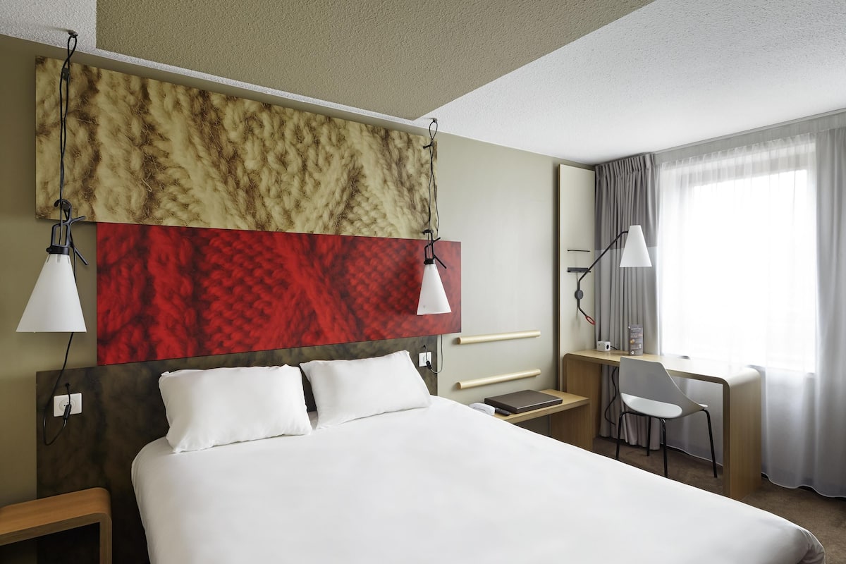 Ropa de cama de alta calidad y camas con pillow-top