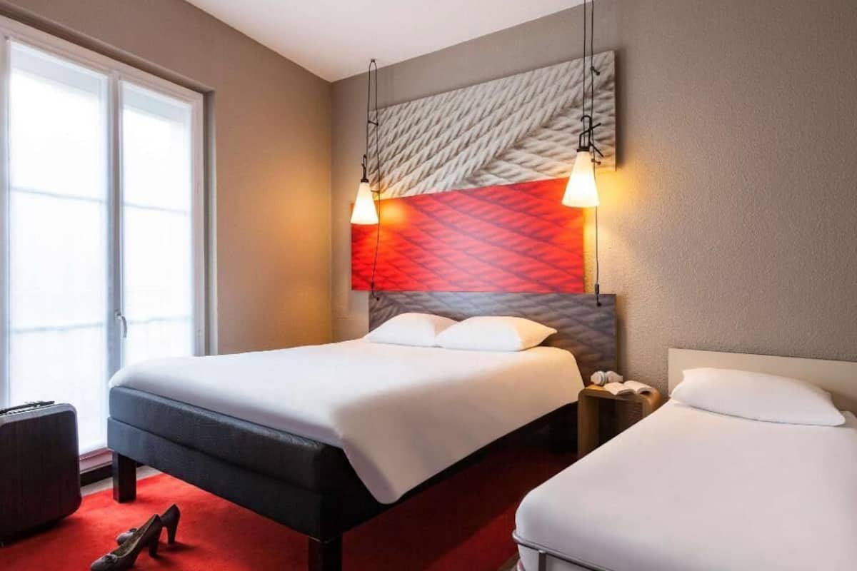 Ropa de cama de alta calidad y camas con pillow-top