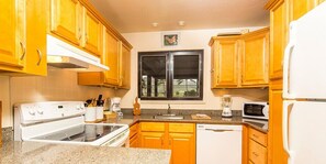 2 Bedrooms, 2 Bath Oceanfront  | Private kitchen