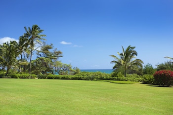 Property grounds at Castle Kaha Lani Resort