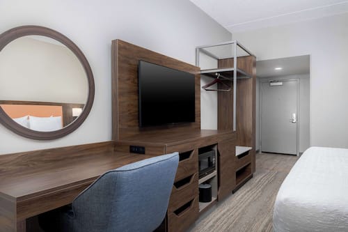 Ropa de cama de alta calidad, escritorio y cortinas blackout