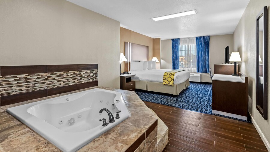 Baymont by Wyndham Port Arthur/Groves Area