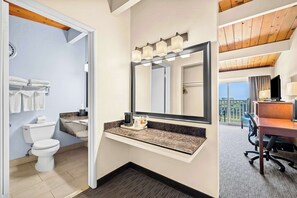 Standard Room, Multiple Beds, Non Smoking, Refrigerator | Bathroom