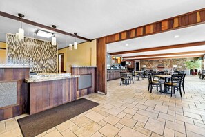 Reception - Best Western Vista Manor Lodge (Fort Bragg)