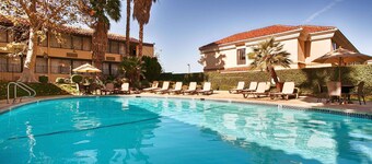 Best Western Valencia Inn