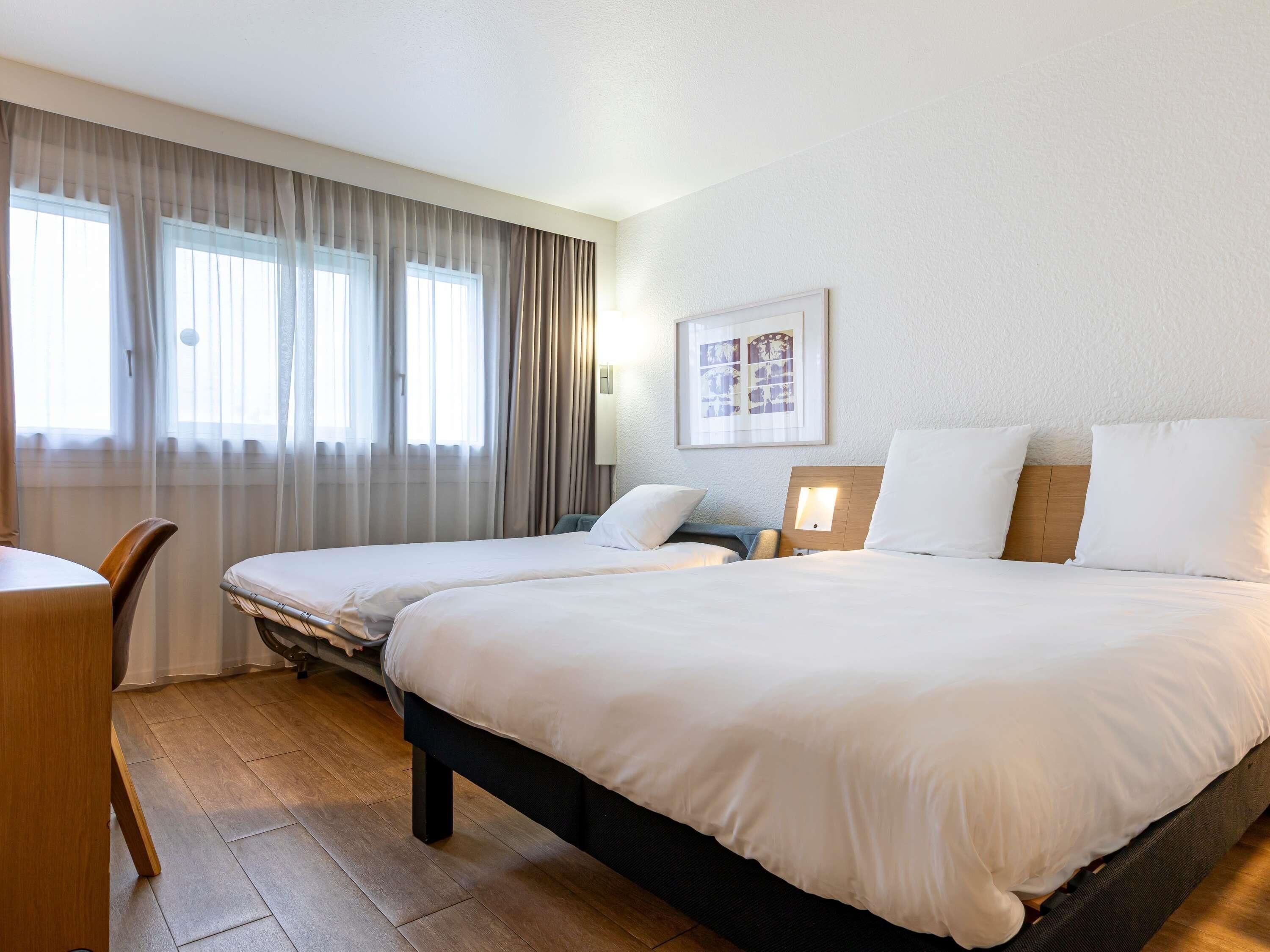 Standard-huone, 1 parisänky ja vuodesohva, tupakointi kielletty | Työpöytä, pimennysverhot, äänieristys, silitysrauta/-lauta