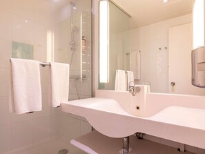 Standard Room, 2 Twin Beds, Non Smoking | Desk, blackout drapes, soundproofing, iron/ironing board - Mercure Paris Le Bourget (Le Blanc-Mesnil)