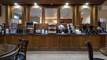 Tägliches inbegriffenes kontinentales Frühstück