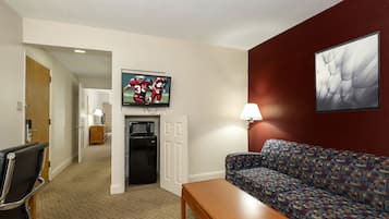 1 bedroom, desk, laptop workspace, blackout drapes