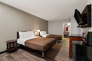 Habitación estándar, 2 camas dobles, no fumadores | Escritorio, wifi gratis, ropa de cama