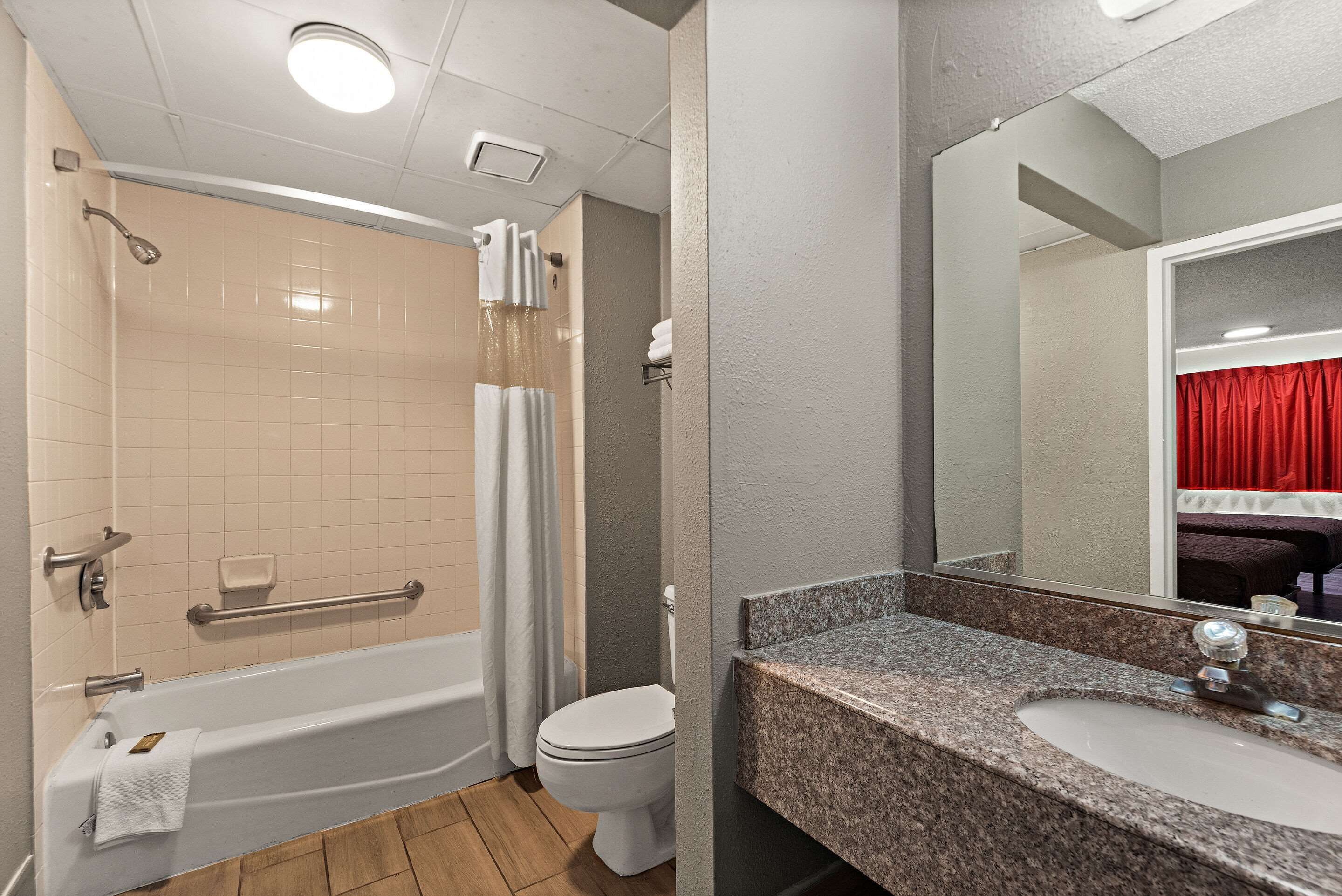 Standard Room, 2 Katil Kelamin (Double), Non Smoking | Meja, Wi-fi percuma, cadar katil 