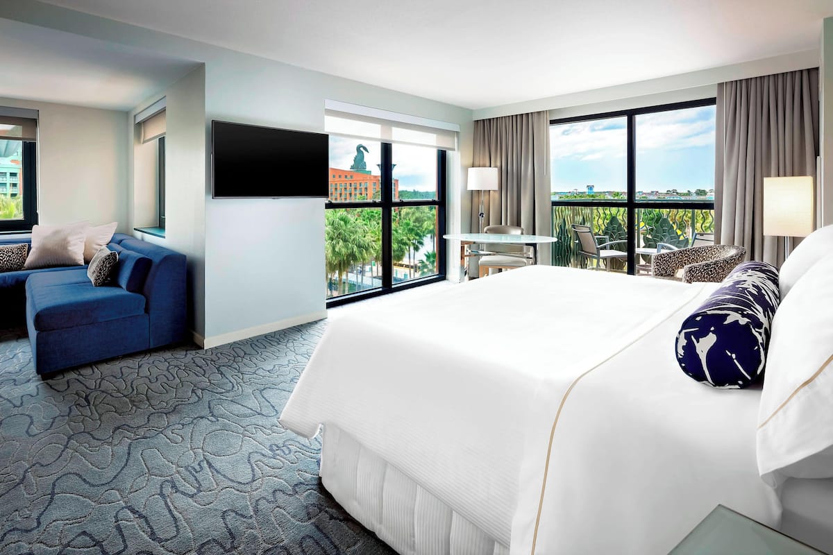 Deluxe Room, 1 King Bed with Sofa bed, Non Smoking, Balcony | 1 bedroom, premium bedding, down comforters, pillowtop beds