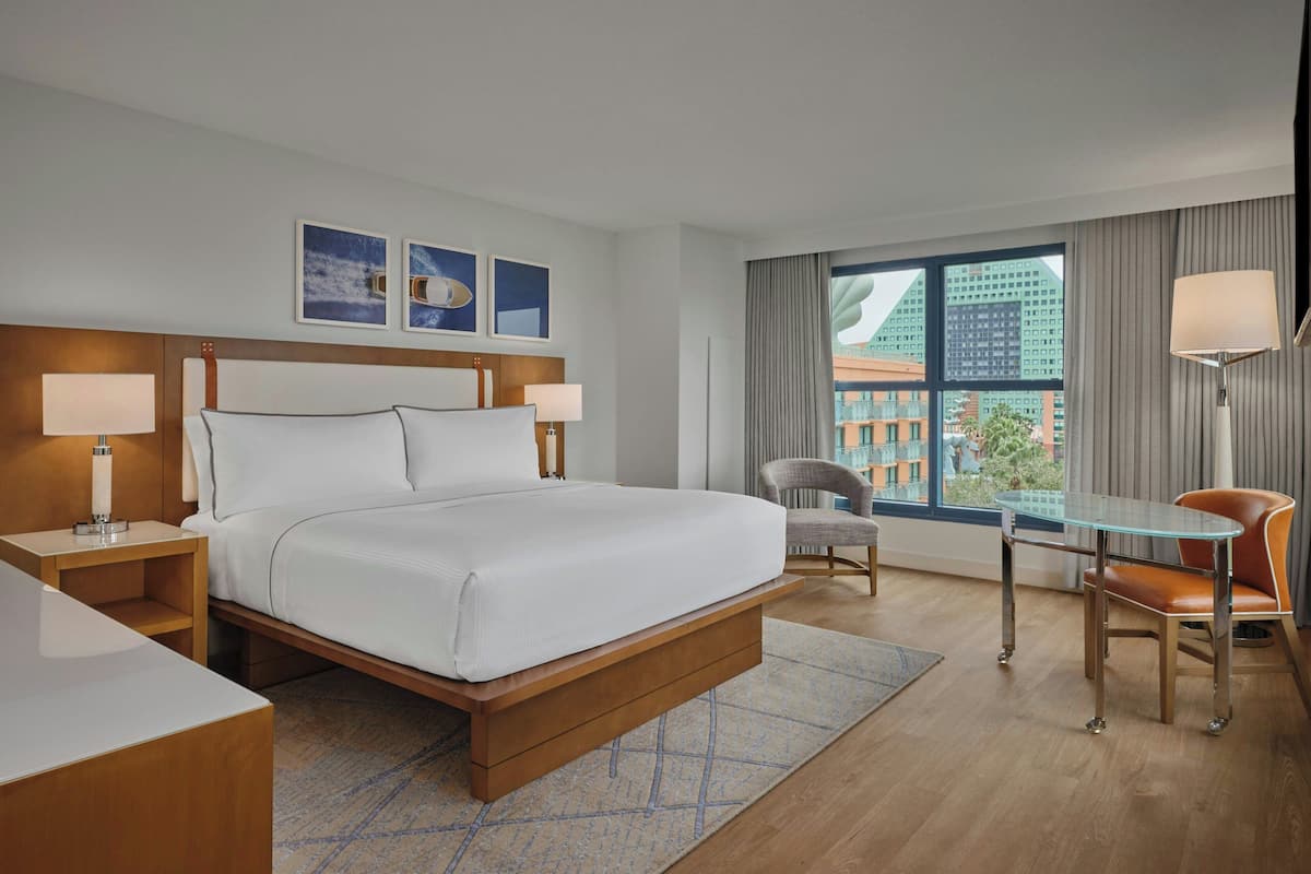 Room, 1 King Bed, Non Smoking, Resort View | Premium bedding, down comforters, pillowtop beds, in-room safe