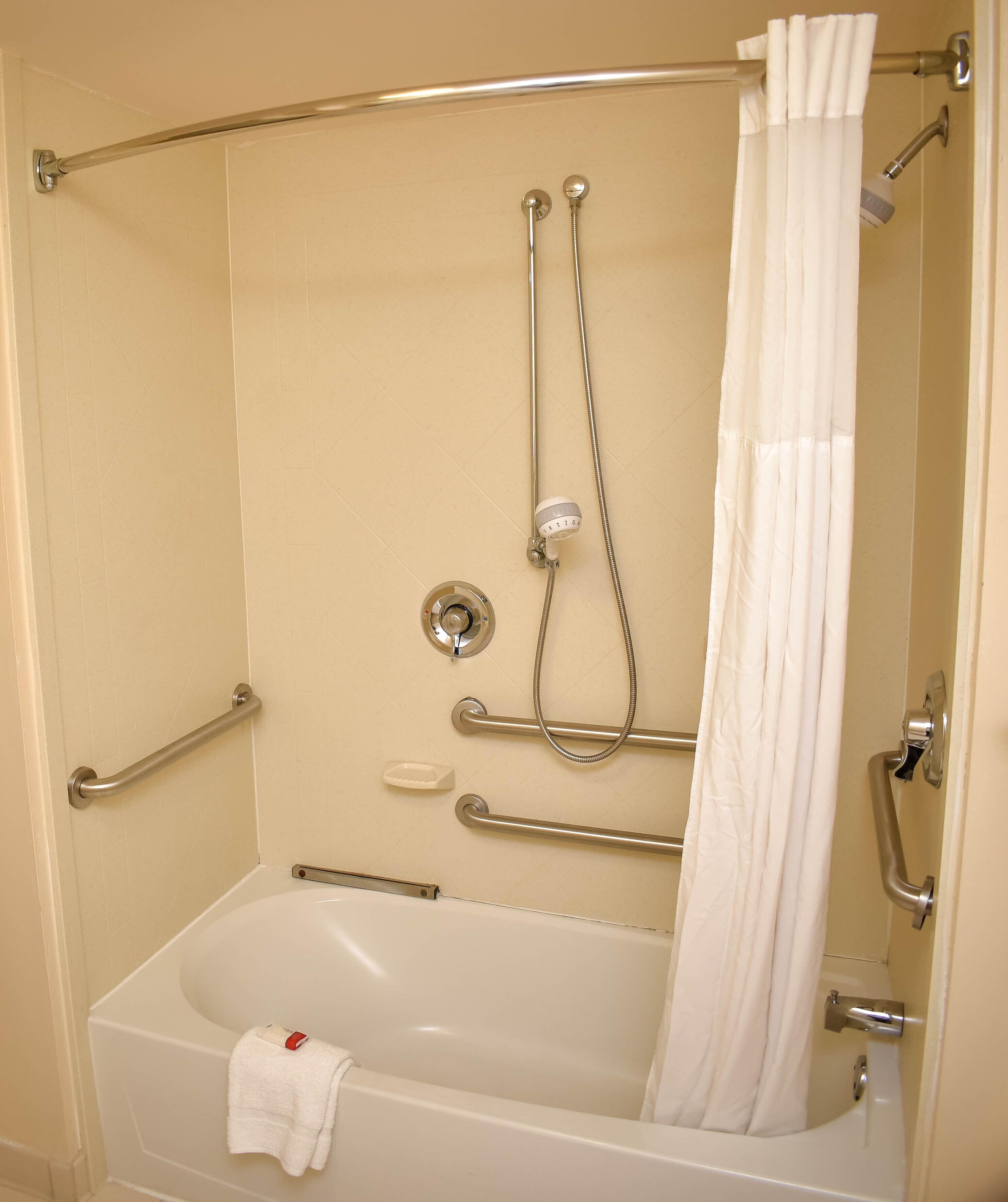 الدش داخل الحمام