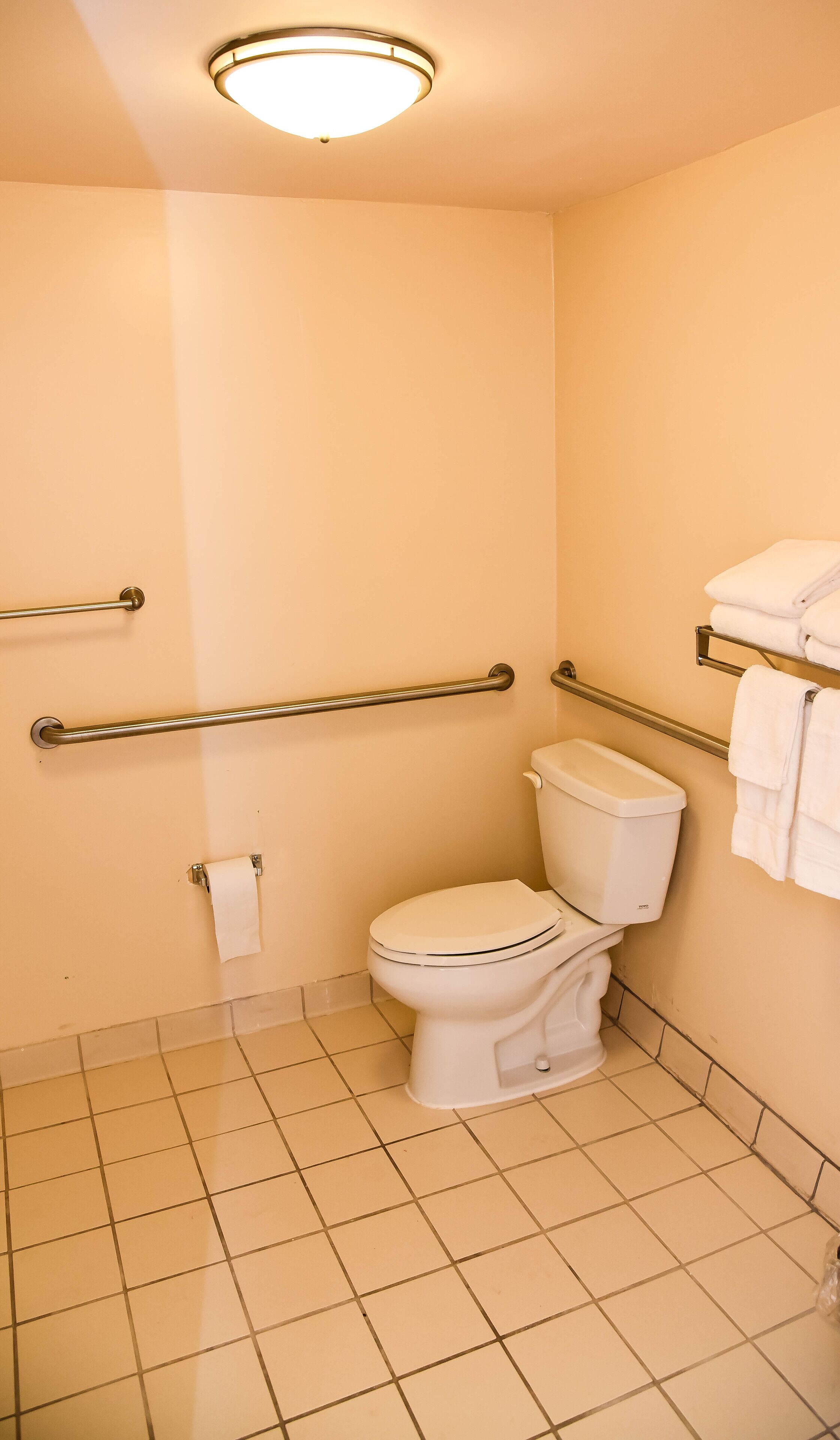 وحدات دش مع أحواض استحمام، مستلزمات مجانية للعناية الشخصية، مجففات شعر