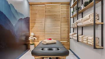 Sauna, hot tub, steam room, deep-tissue massages, Swedish massages