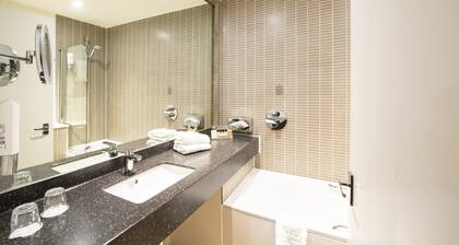 Holiday Inn Cardiff - North M4 by IHG