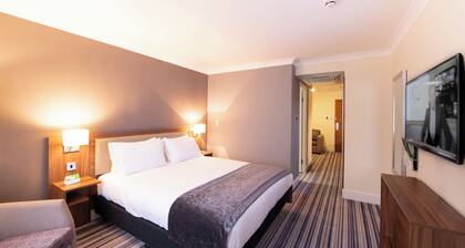 Holiday Inn Cardiff - North M4 by IHG