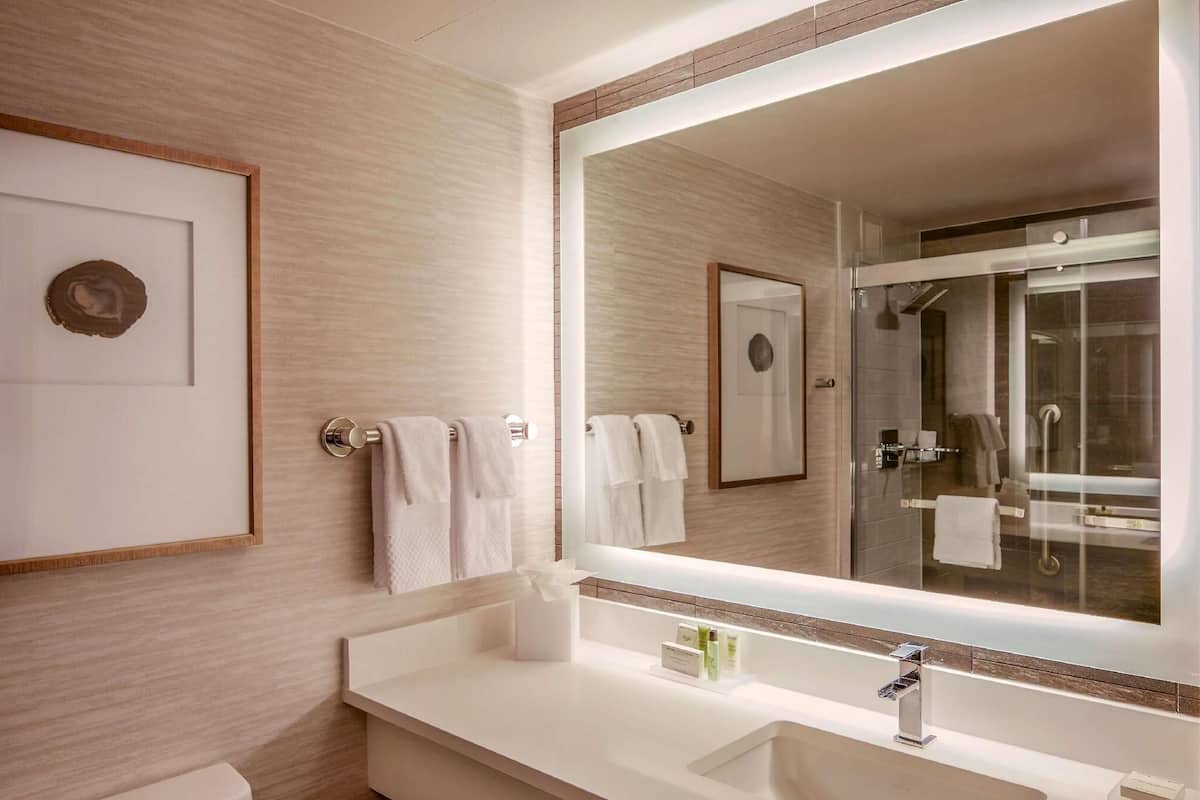 Bathroom | Free toiletries, hair dryer, towels, soap