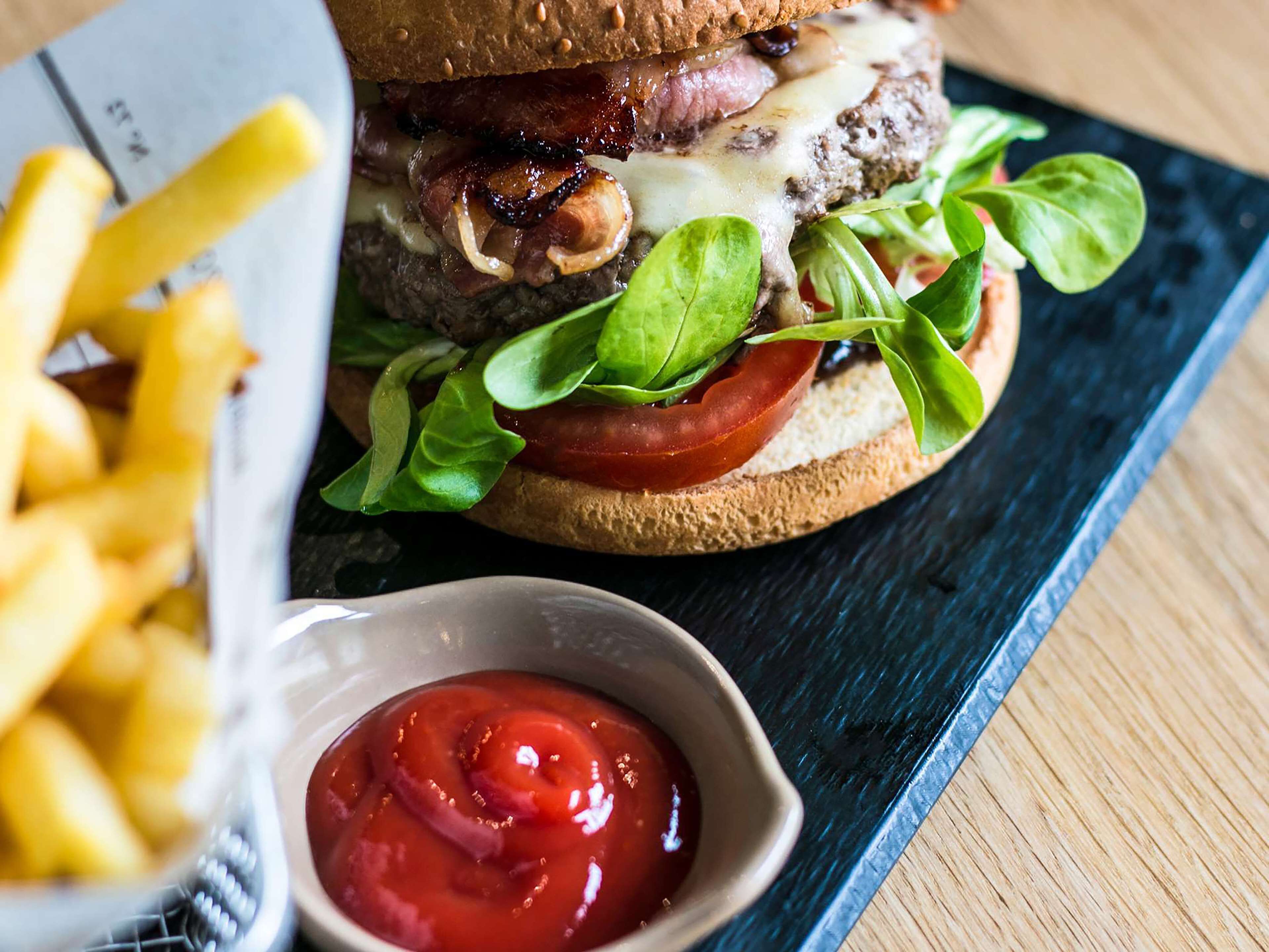 breakfast and dinner served, french cuisine