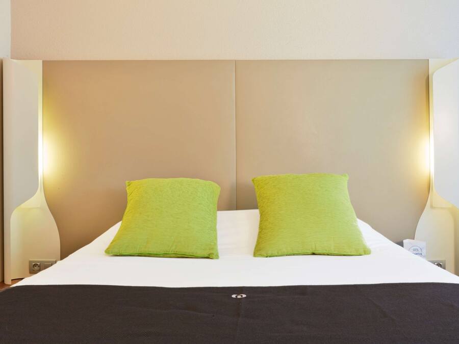 Premium bedding, desk, blackout curtains, soundproofing