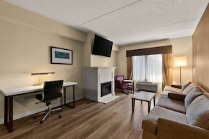 Deluxe Studio Suite, 1 King Bed, Non Smoking