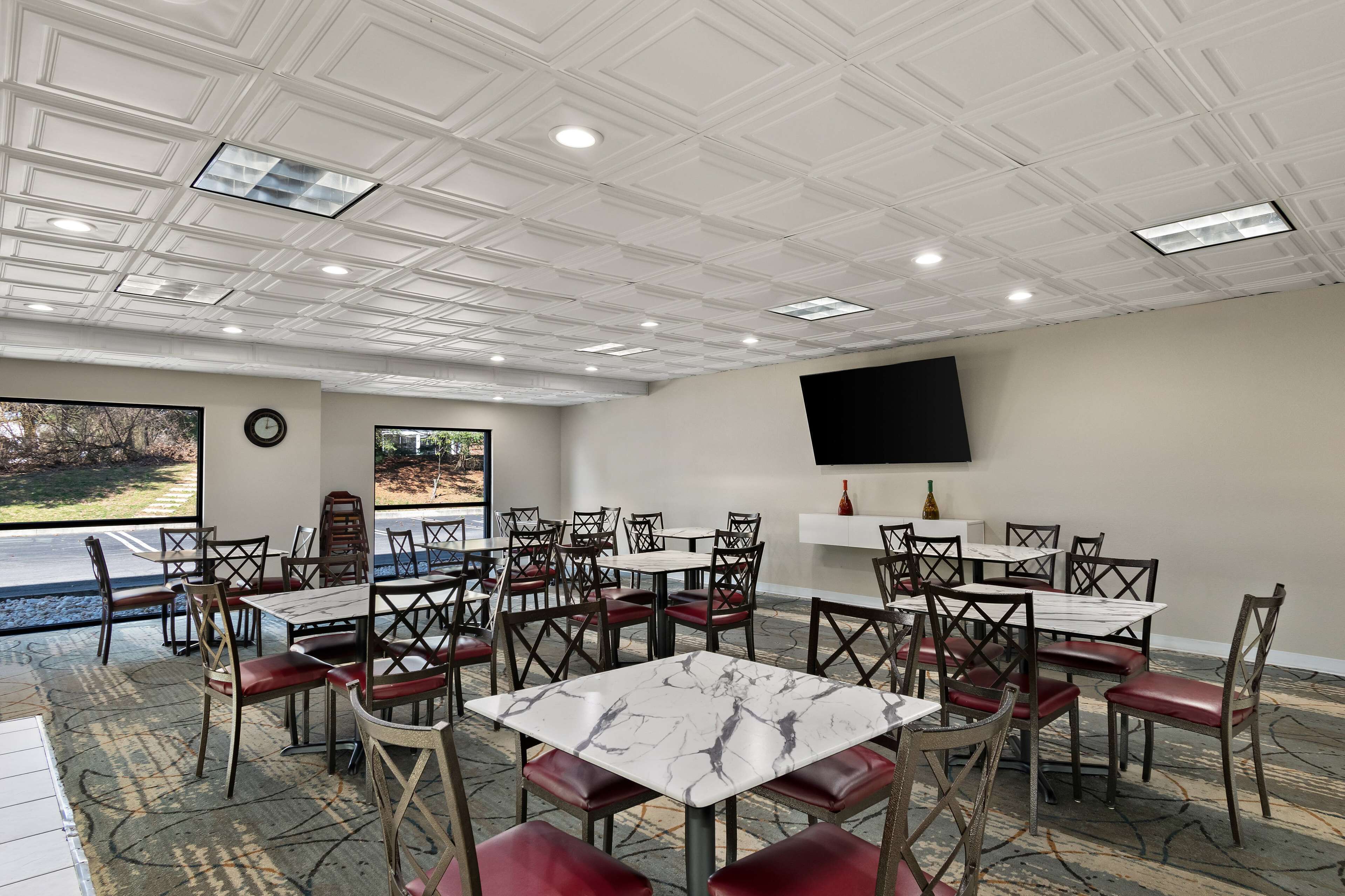 Free daily on-the-go breakfast