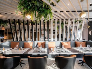 Breakfast, lunch, dinner served; Modern European cuisine, garden views  - Novotel Paris Centre Bercy (Paris)