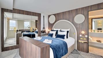 Junior Suite, 1 Double Bed | Premium bedding, in-room safe, blackout curtains, soundproofing