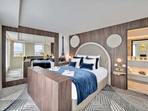 Junior-Suite, 1 Doppelbett | Hochwertige Bettwaren, Zimmersafe, Verdunkelungsvorhänge