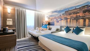 Family Room, 1 Double Bed with Sofa bed (Family Room) | Premium bedding, in-room safe, blackout drapes, soundproofing