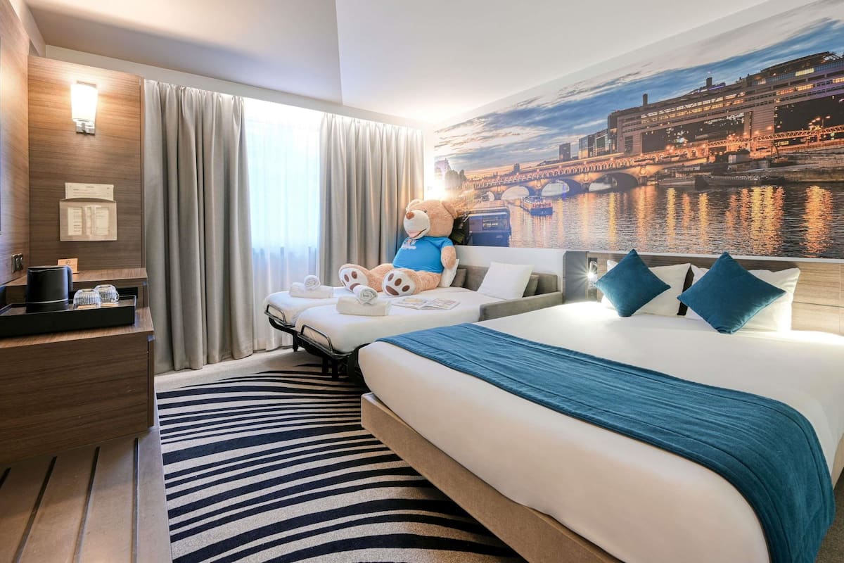 Habitació familiar, 1 llit doble i sofà llit (Family Room) | Roba de llit d'alta qualitat i caixa forta a l'habitació