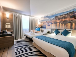 Family Room, 1 Double Bed with Sofa bed (Family Room) | Premium bedding, in-room safe, blackout drapes, soundproofing