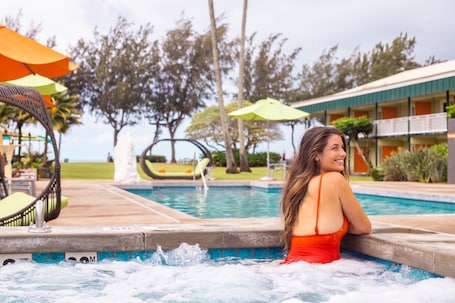 Outdoor spa tub. Kauai Shores Hotel