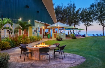 BBQ/picnic area at Kauai Shores Hotel