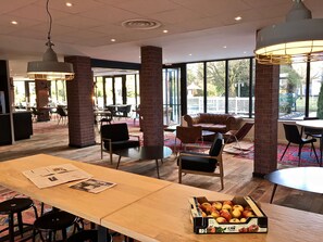 Lobby - Campanile Troyes Nord - Barberey (Barberey-Saint-Sulpice)