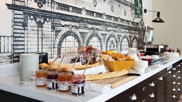 Café da manhã com buffet todos os dias (EUR 14.5 por pessoa)