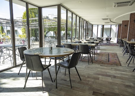 Restaurante. Campanile Troyes Nord - Barberey