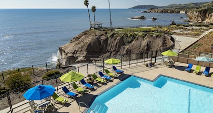 Shore Cliff Hotel