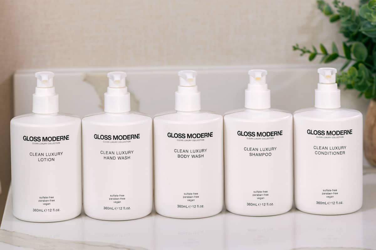 Combined shower/bathtub, eco-friendly toiletries, hair dryer, bathrobes
