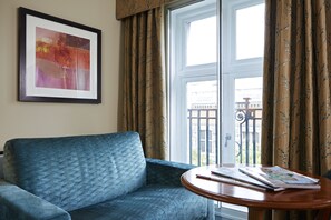 Executive Room, 1 Double Bed | Premium bedding, in-room safe, desk, blackout drapes