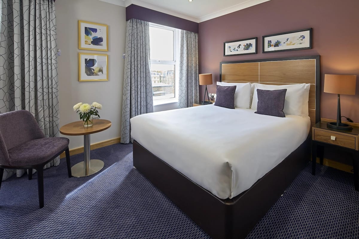 Premium bedding, in-room safe, desk, laptop workspace