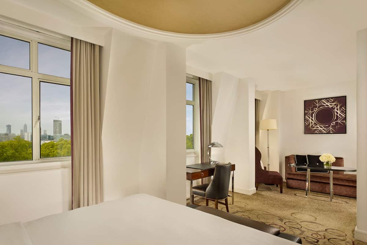 Phòng Suite Club, 1 giường cỡ king, không hút thuốc | 1 phòng ngủ, bộ đồ giường kháng dị ứng, minibar, két bảo mật tại phòng