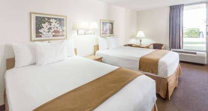 Days Inn by Wyndham Adel I-75