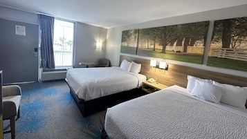 Studio Suite, 2 giường đôi, không hút thuốc | Bộ đồ giường cao cấp, két bảo mật tại phòng, bàn, màn/rèm cản sáng