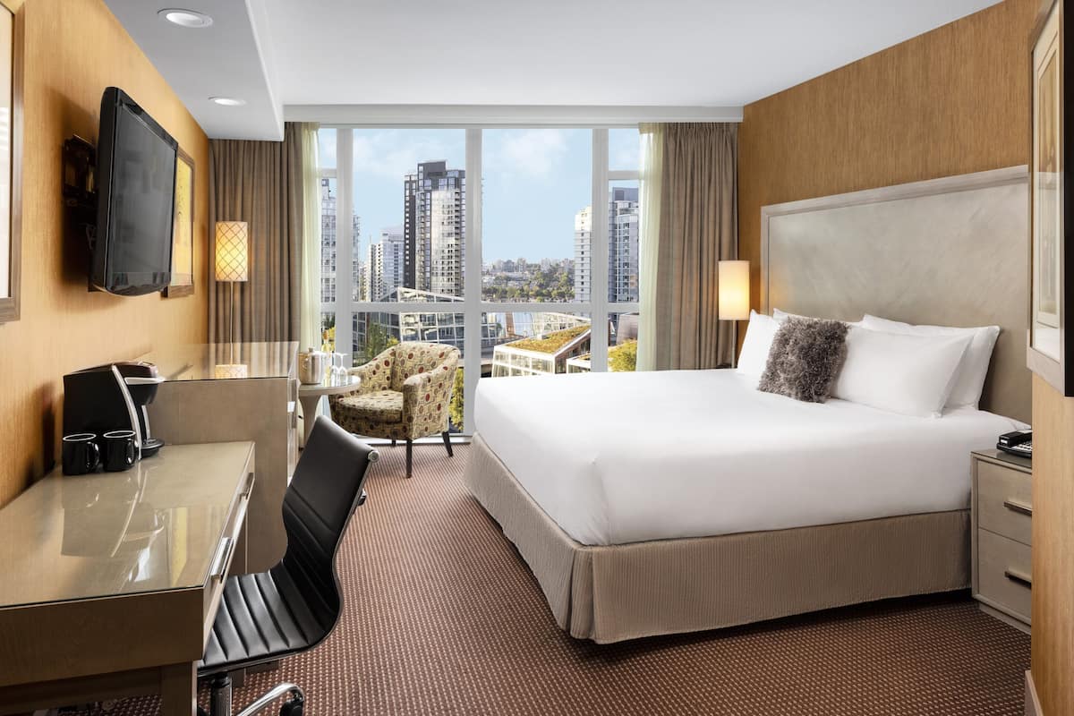 Lit avec matelas à plateau-coussin, coffre-fort, décor unique